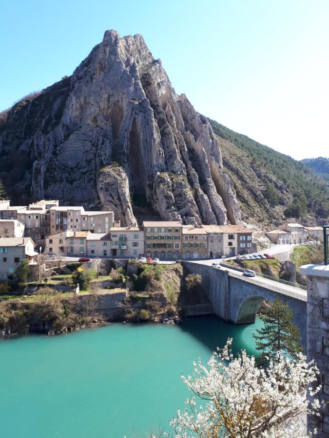 Les Mirabelles Chambres D'Hotes Sisteron Esterno foto